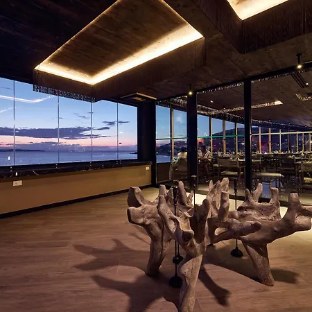 Amazon Mykonos & 5* Agios Ioannis Diakoftis