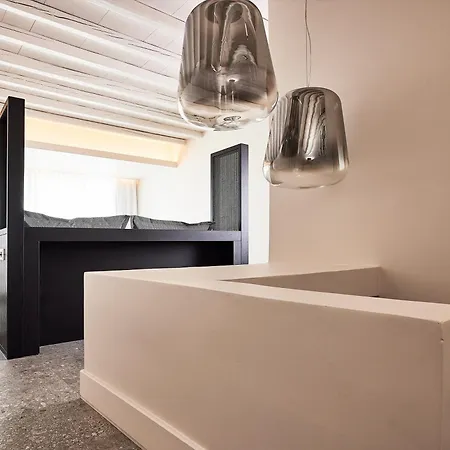 Amazon Mykonos & 5*