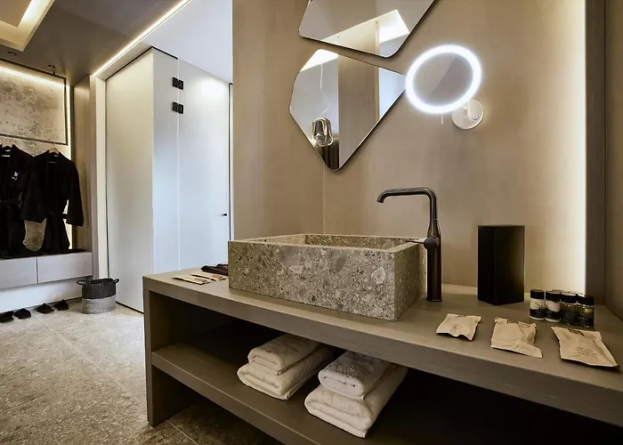 Amazon Mykonos And 5* Agios Ioannis Diakoftis