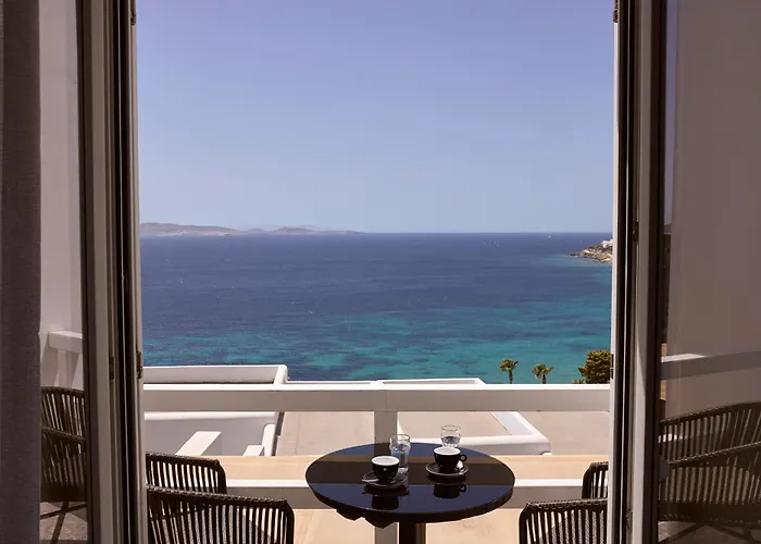 Amazon Mykonos And מלון